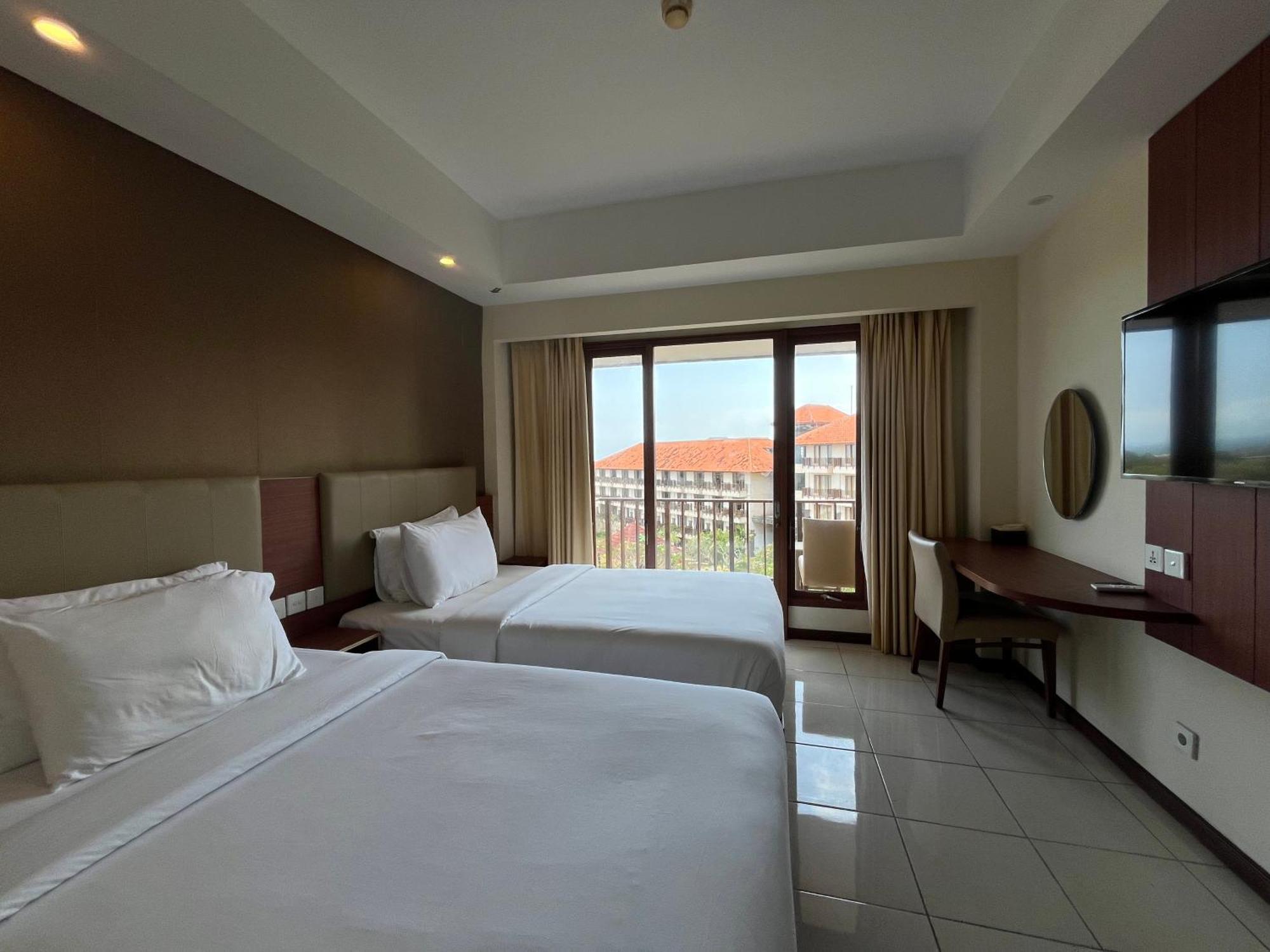 New Kuta Hotel By Lorin ウルワツ エクステリア 写真