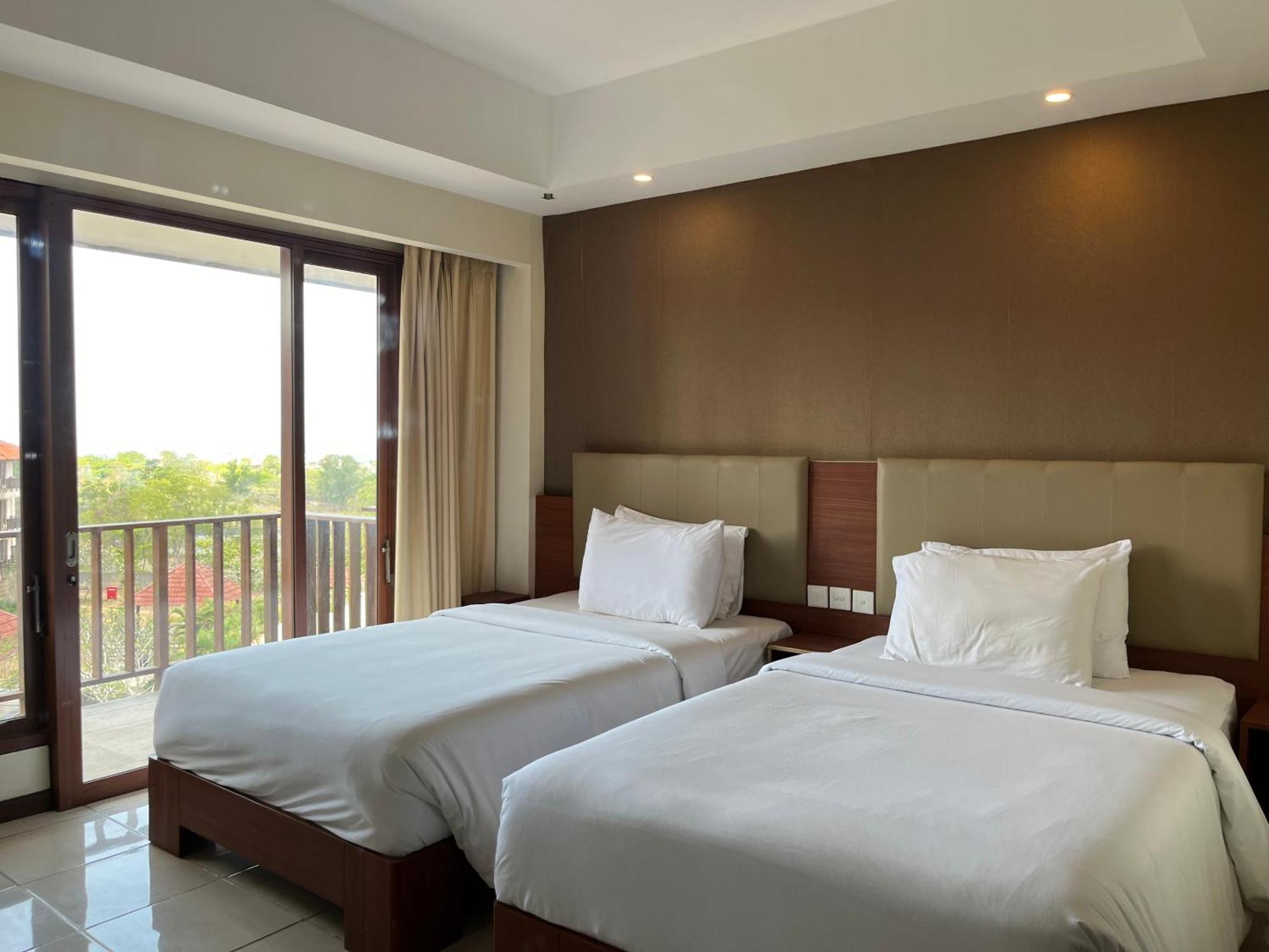 New Kuta Hotel By Lorin ウルワツ エクステリア 写真