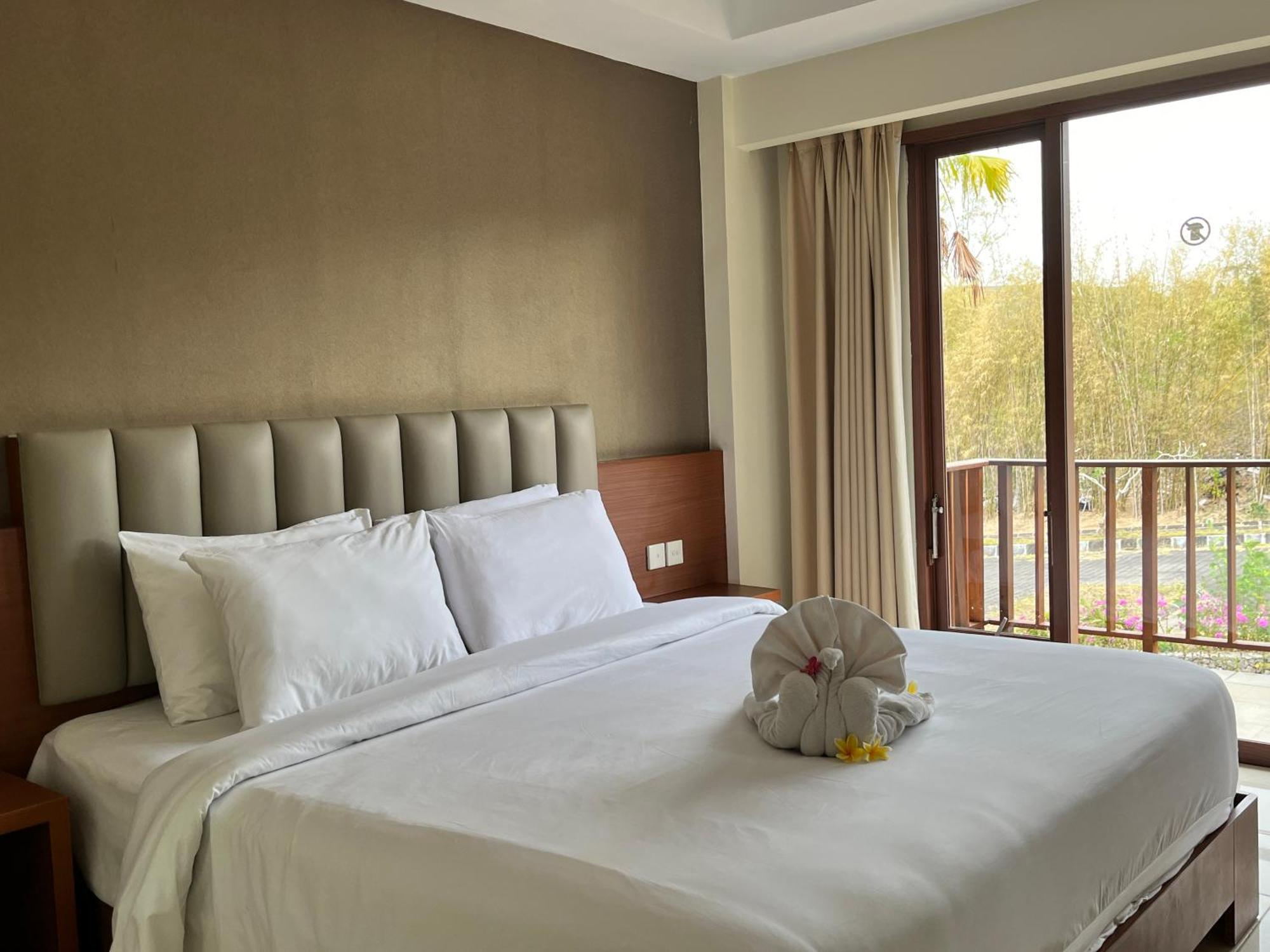 New Kuta Hotel By Lorin ウルワツ エクステリア 写真